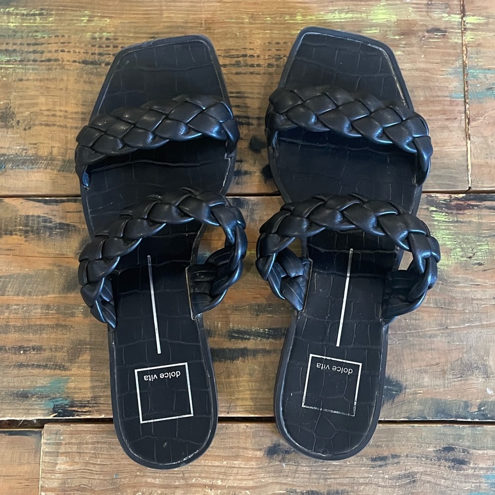 Dolce Vita Black Indy Sandals Size 8.5